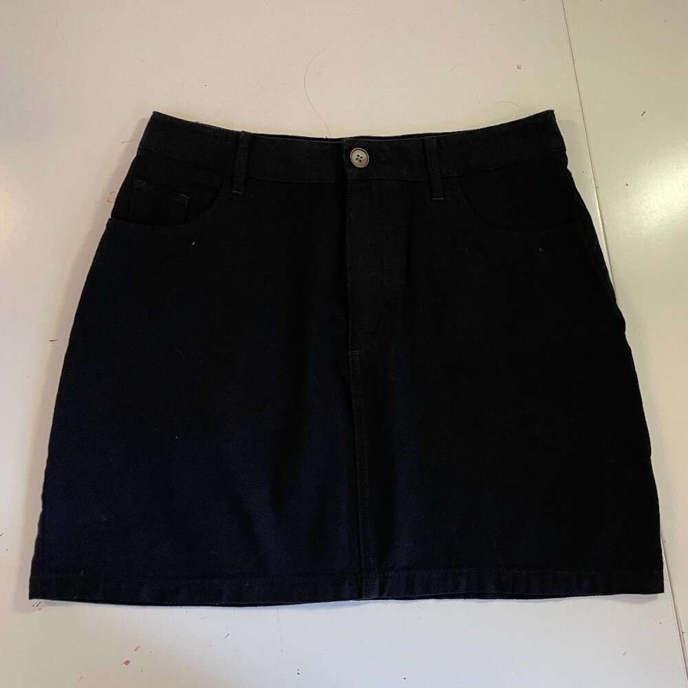 NWOT Black denim skirt